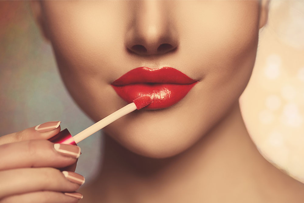 5 Different Types of Lipstick Finishes