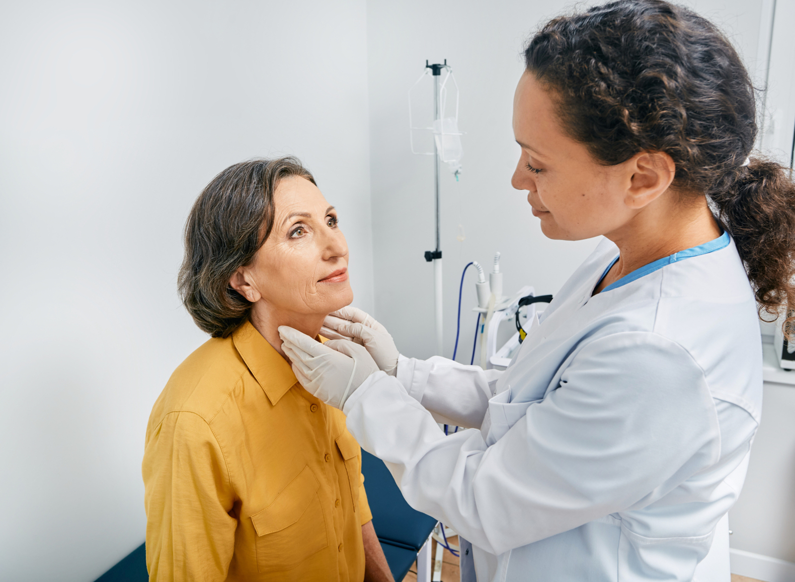 Early Symptoms Of Thyroid Cancer And Treatments