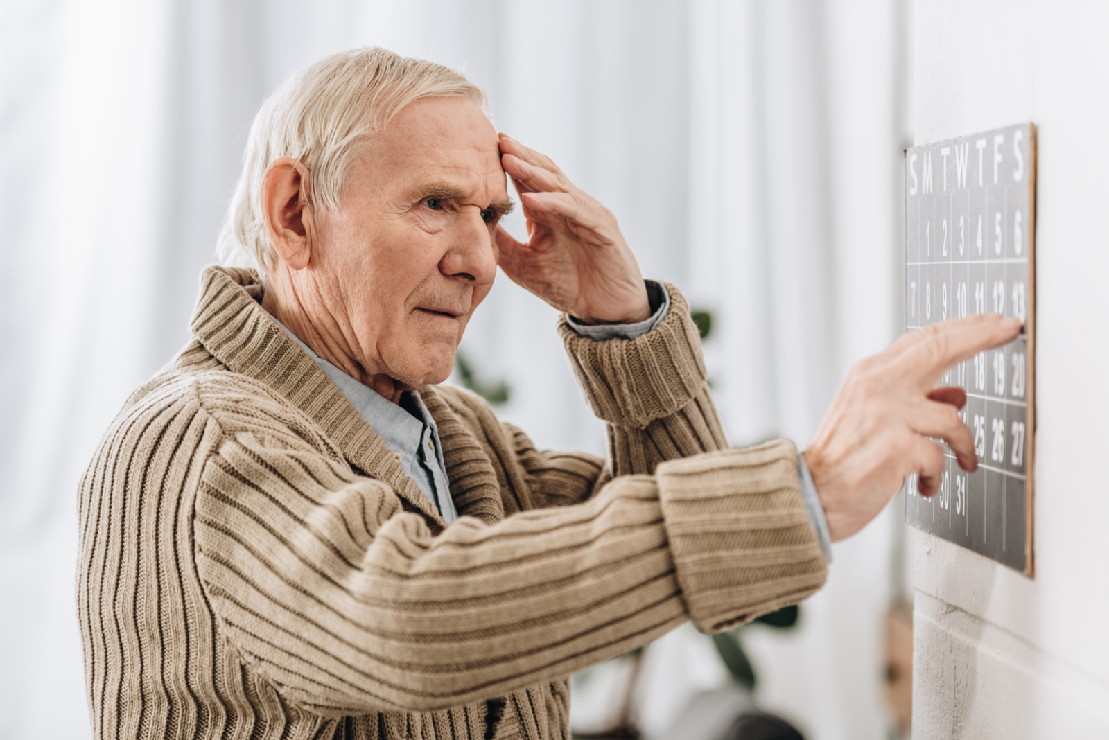 7 Early Symptoms Of Dementia & Alzheimer’s